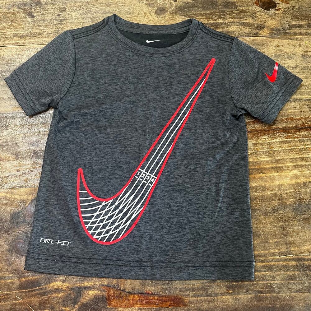 Boys Nike T-Shirt sz XS (4)